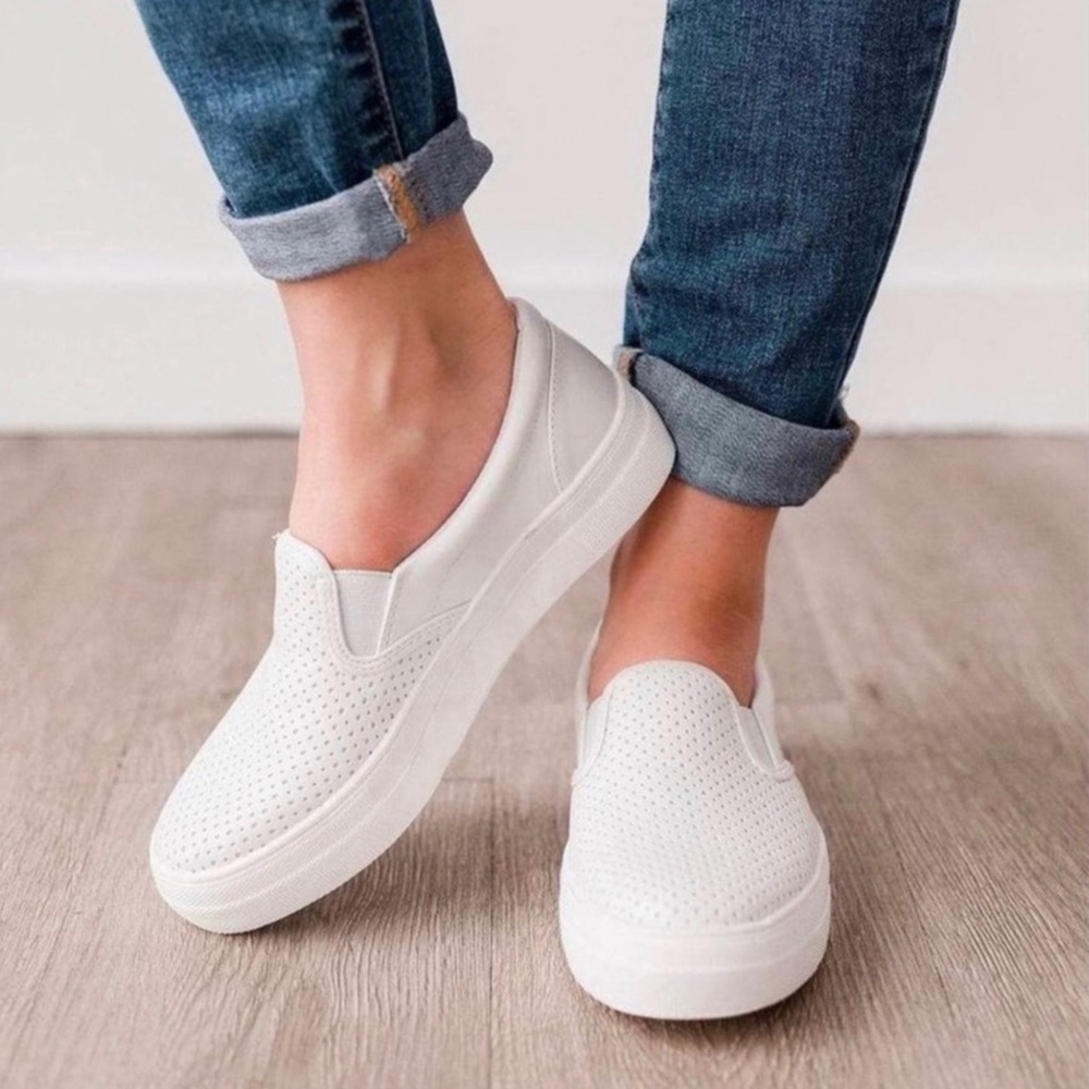 Sneakers Comfy Perforated Slip-on Flats Loafer White Women’s Multi Sizes NIB